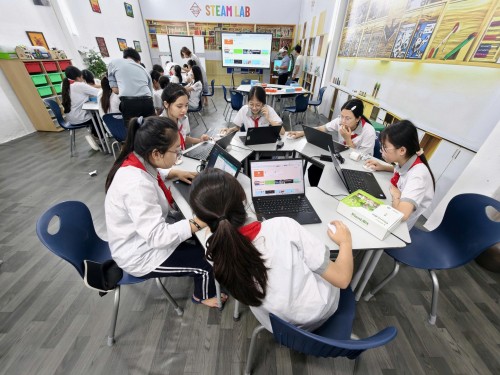 NGÀY HỘI TRẢI NGHIỆM STEM TẠI NINH BÌNH: THẮP LỬA ĐAM MÊ VÀ ĐỊNH HÌNH NĂNG LỰC CÔNG DÂN SỐ CHO THẾ HỆ TRẺ