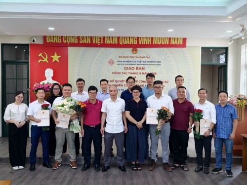 VIỆN NCTK TRƯỜNG HỌC TRAO QUYẾT ĐỊNH BỔ NHIỆM CÁN BỘ CHỦ CHỐT